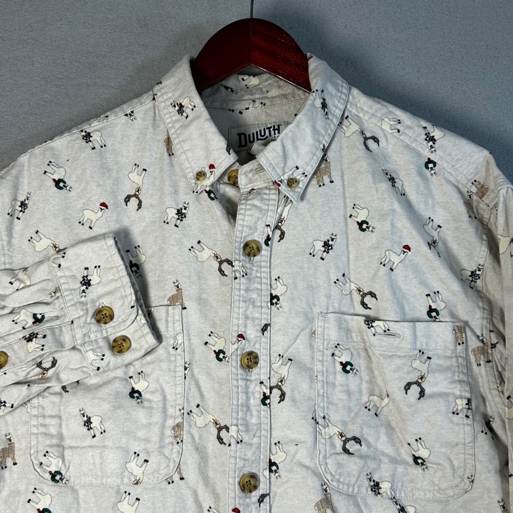 Duluth Trading Co Mens L Relaxed Fit Holiday Llama Alpaca Button Down Shirt Gray